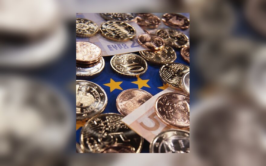 Pinigai, eurai, monetos, banknotai