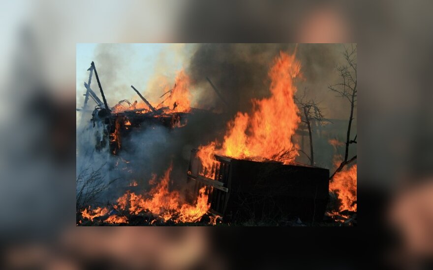 Vilniuje mediniame name sudegė 2 žmonės