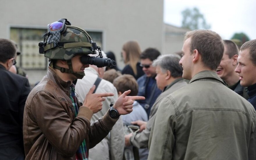 Kardo kirtis 2014 naudojama karinė technika pristatyta Rukloje