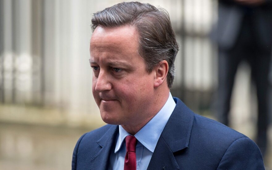 D. Cameronas juokauja, kad jam nebereikės klausytis slapta įrašytų D. Trumpo pokalbių