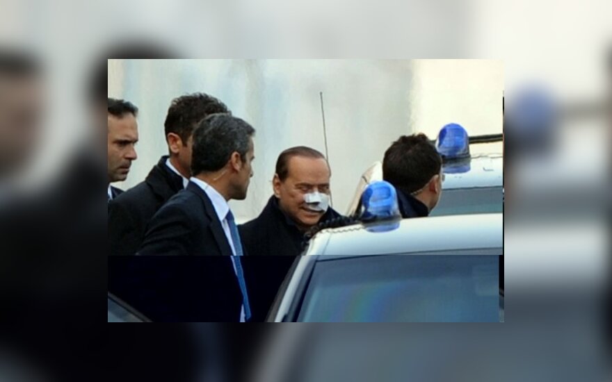 S.Berlusconi dukra: tėvas jaučiasi gerai