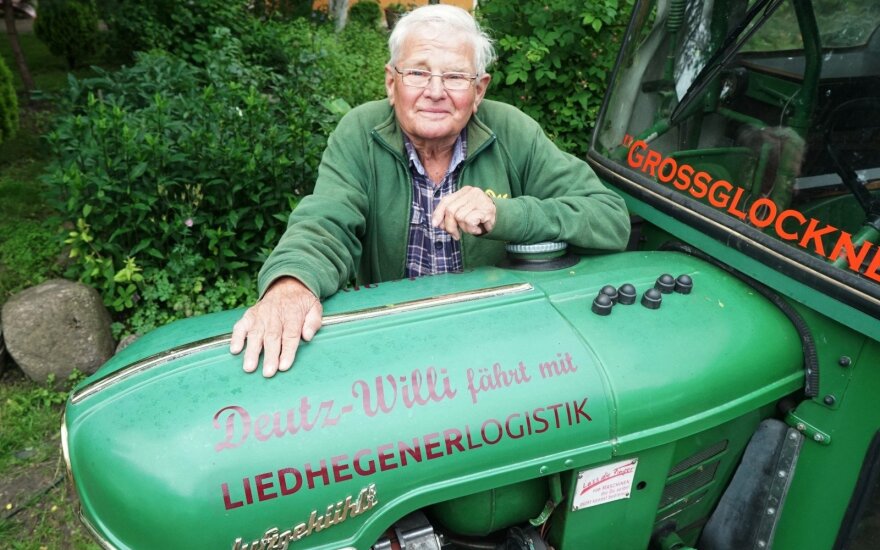 Neįtikėtina kelionė: pensininkas 1960 m. traktoriumi pervažiavo pusę Europos