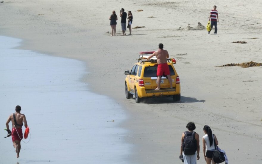 Kalifornijos paplūdimyje nuo žaibo iškrovos žuvo žmogus