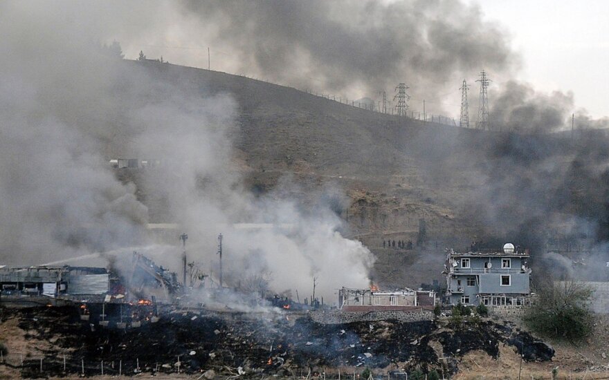 Turkijos aviacija sunaikino kurdų kovotojų taikinių pietryčių regione
