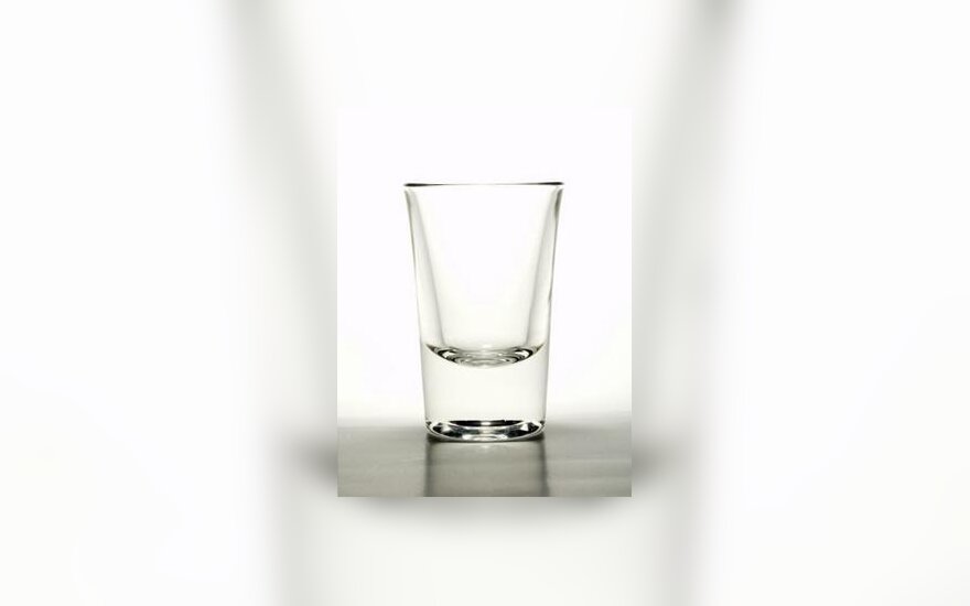 Alkoholis, taurelė, stikliukas