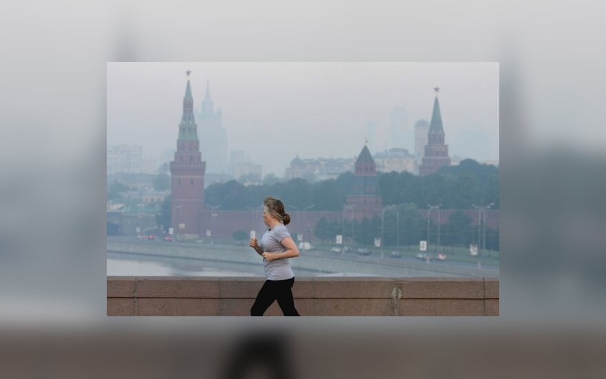 Maskvą dengia degančių durpių dūmai