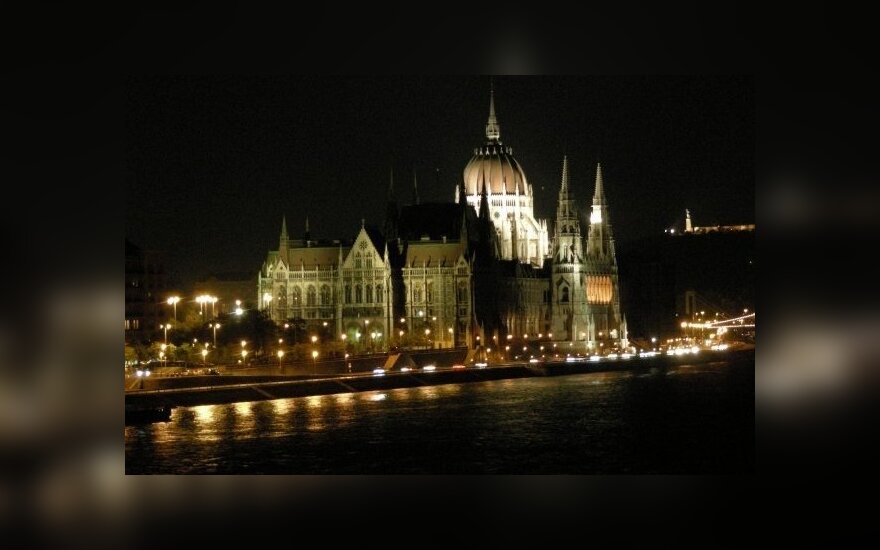 Vengrijos sostinėje evakuota dalis parlamento, aptikus karo laikų bombą