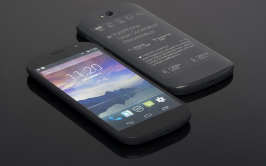 "YotaPhone"