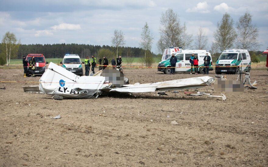 Vilniaus rajone nukrito lėktuvas, žuvo du vyrai