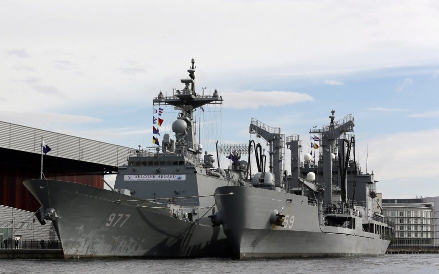 Pietų Korėjos karinis laivynas pradėjo pratybas netoli ginčytinos jūrinės sienos
