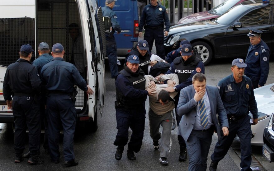 Podgoricoje Juodkalnijos policija sulaikė apie 20 sąmoklsininkų