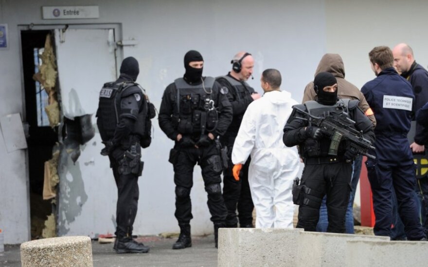 Prancūzijos policija ieško dramatiškai iš kalėjimo pabėgusio gangsterio R.Faido