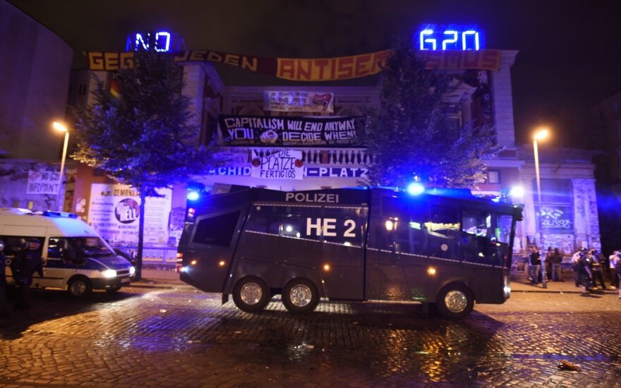 Protestuotojų susirėmimai su policija prieš G20 susitikimą Hamburge