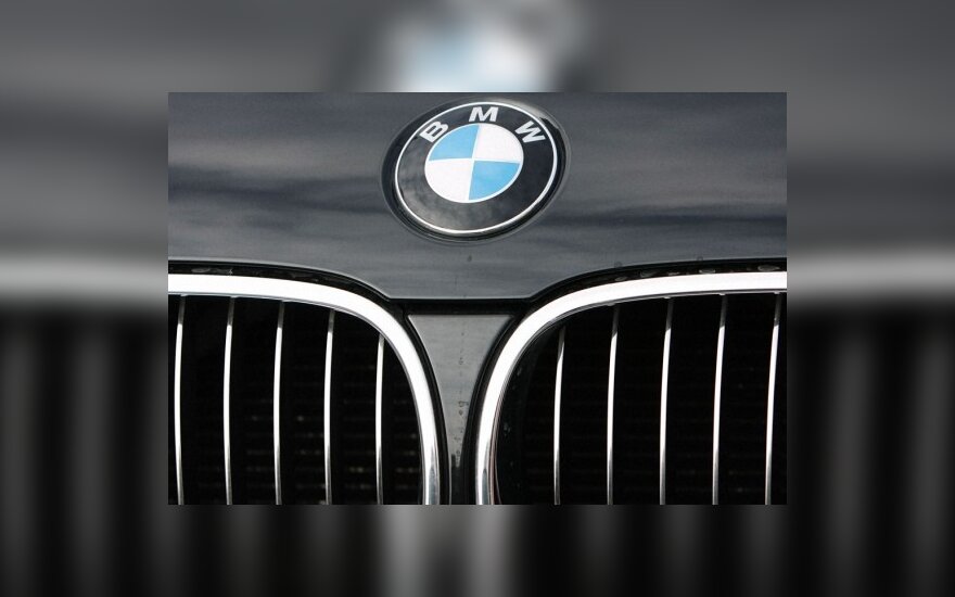 Trakų rajone iš avarijos vietos dingo visiškai sudaužytas BMW