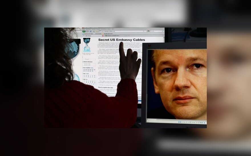 Šveicarijos bankas kilus abejonėms dėl Assange'o adreso tikrina jo sąskaitą