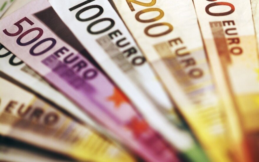 Garbaus amžiaus vyras per pasitikėjimą neteko 10 000 eurų