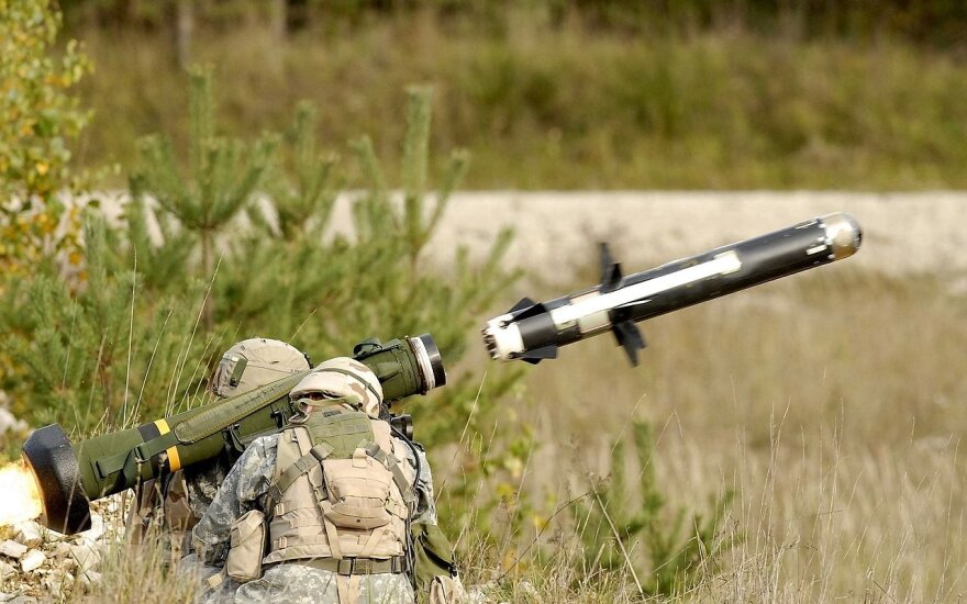 Lietuvos kariuomenėje naudojama sistema „Javelin“ šūvio metu