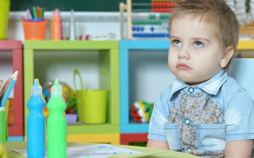Landsbergienės darželio reakcija į neigiamą nuomonę: išdrįsusios sukritikuoti mamos vaikus meta lauk
