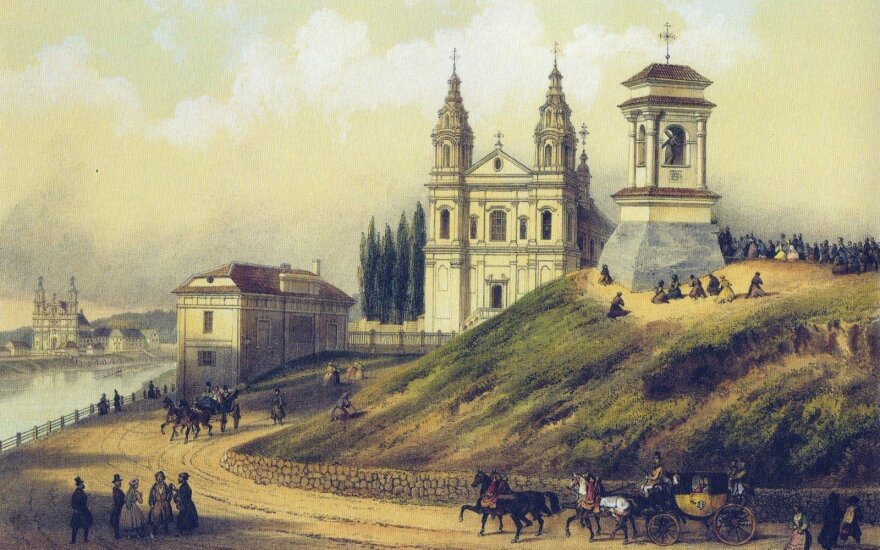 Aušros vartų arka. J. Bułhako nuotr., 1913 m. LDM.Neries pakrantė prie Žaliojo tilto. Litografija iš 1848 m. išleisto J. Wilczyńskio „Vilniaus albumo“. 