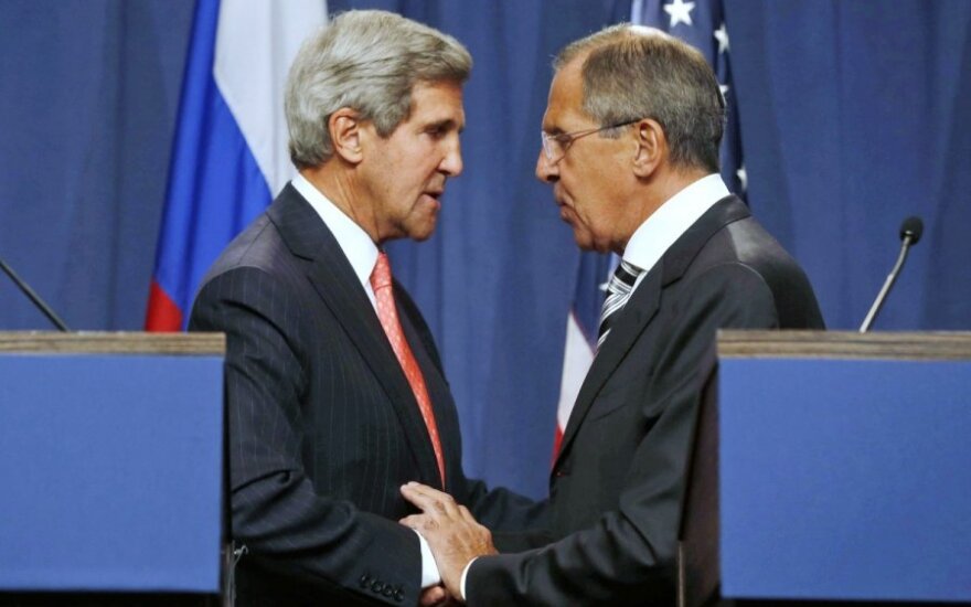 Rusijos ir JAV diplomatijos vadovai dukart per dieną susiskambino dėl Ukrainos