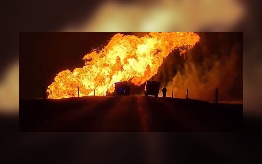 Pasvalio rajone sprogo dujotiekis: pliūptelėjo apie 50 metrų aukščio liepsna