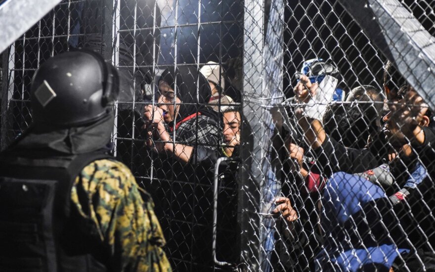 Graikijos pasienyje dėl pabėgėlių antplūdžio kilo chaosas