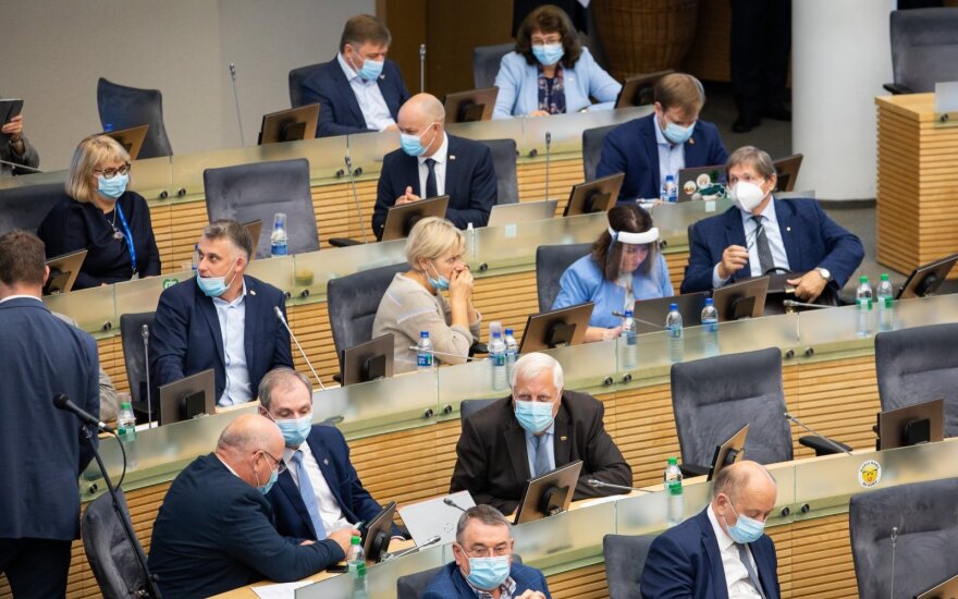 Apklausa prieš pat Seimo rinkimus: reitingų lentelėje – įnirtinga kova