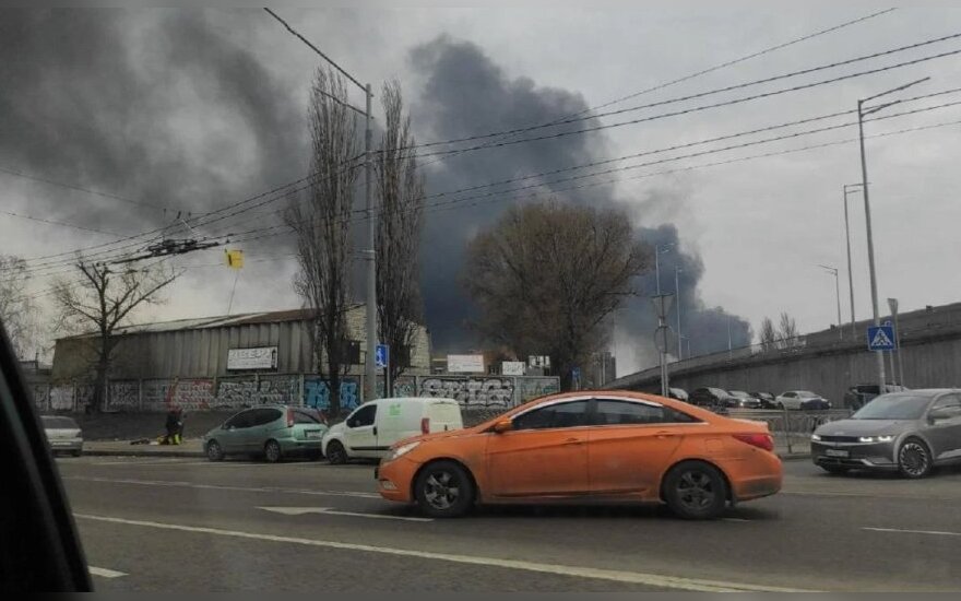 Kijevo Podolsko rajone esančioje įmonėje kilo gaisras.