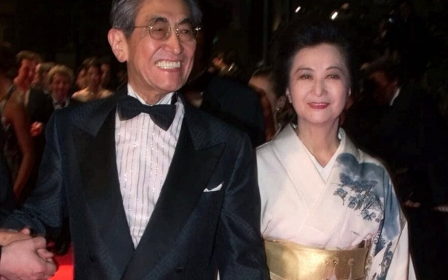 Nagisa Oshima su žmona