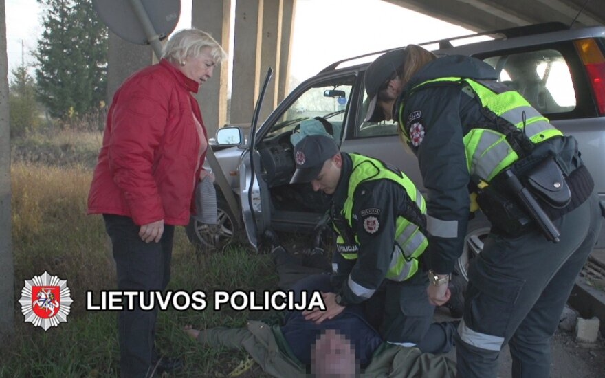 Klaipėdos kelių policijos pareigūnai išgelbėjo žmogaus gyvybę