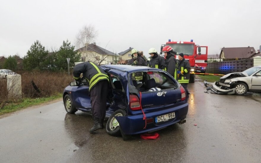 Klaipėdos r. moteris sukėlė trijų automobilių avariją, sužalotas vyriškis