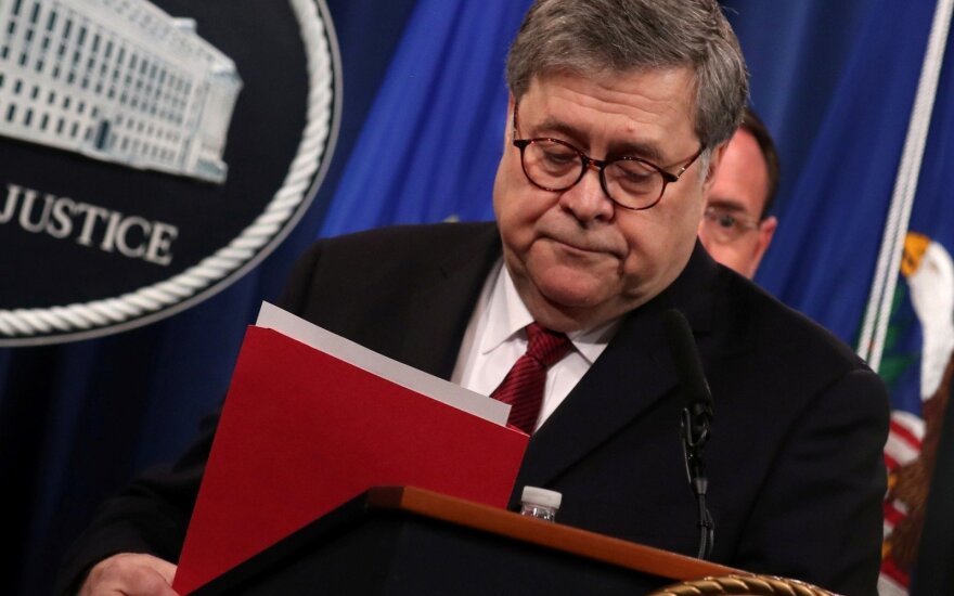 JAV Teisingumo departamentas paviešino suredaguotą R. Muellerio ataskaitą