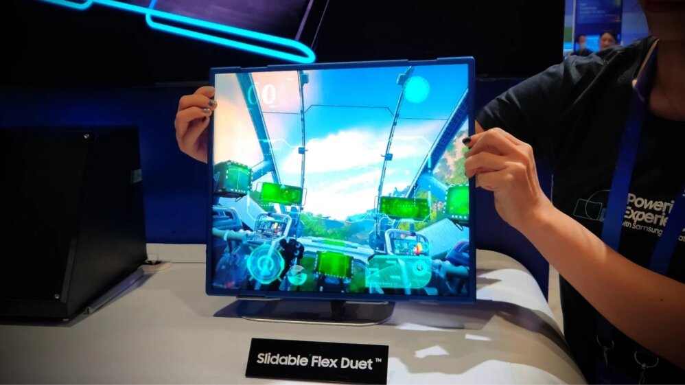  Samsung Flex Duet OLED ekranas išplečiamas iš abiejų pusių