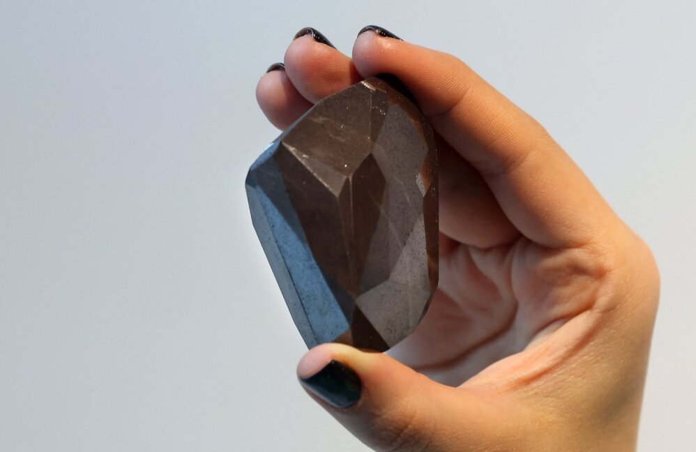 Didžiausias visų laikų juodasis deimantas parduotas už 3,2 mln. svarų sterlingų