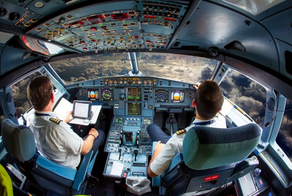Pilotų kabina keleiviniame orlaivyje