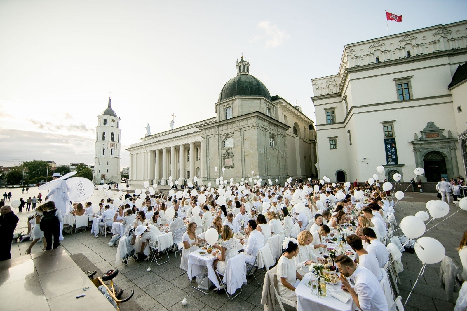 En blanc