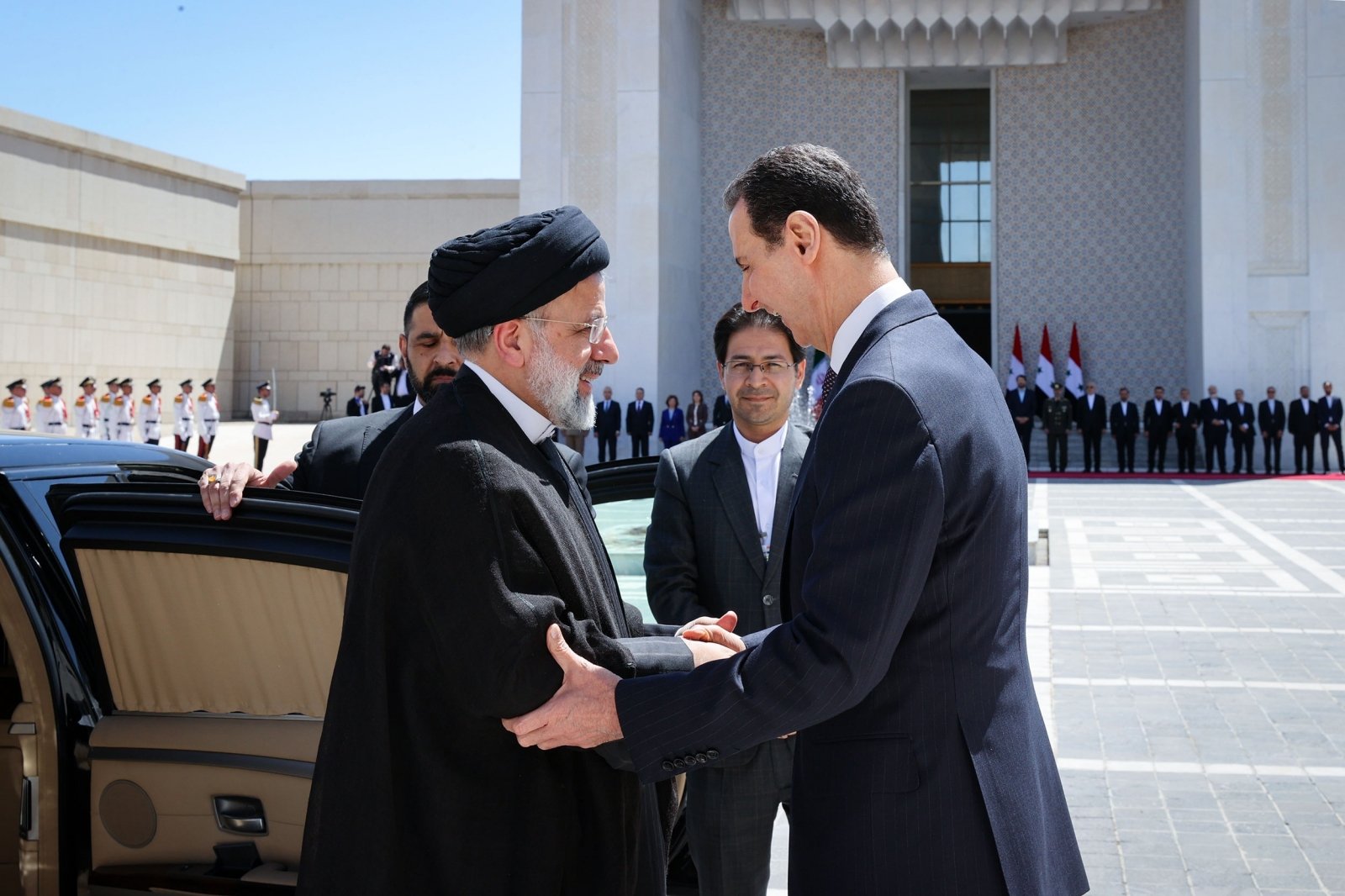Po ilgos izoliacijos Sirijos prezidentas Assadas pakviestas į Arabų Lygos viršūnių susitikimą