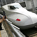 Japoniškas greitasis traukinys