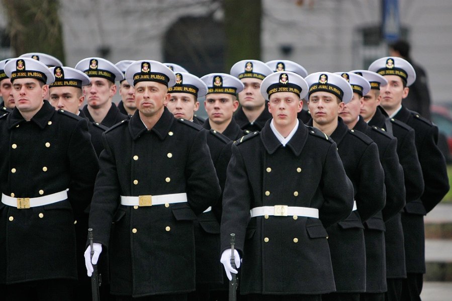 Сев форм. Морская форма Военная. Зимняя форма военно морского флота. Военная форма моряков. Парадная форма моряков.