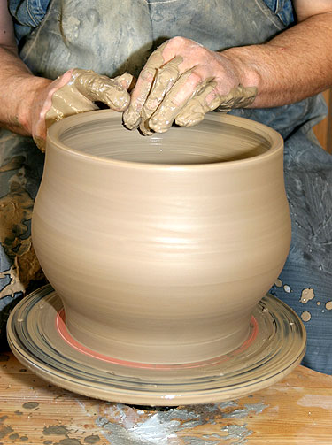 Keramikas Gvidas Raudonius žiedžia puodą