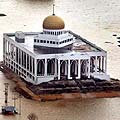 Potvynio vandens apsemta šventykla