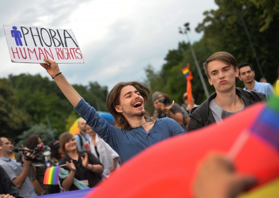 Rumunijos Parlamentas Atmetė Tos Pačios Lyties Asmenų Santuokų Draudimą Delfi