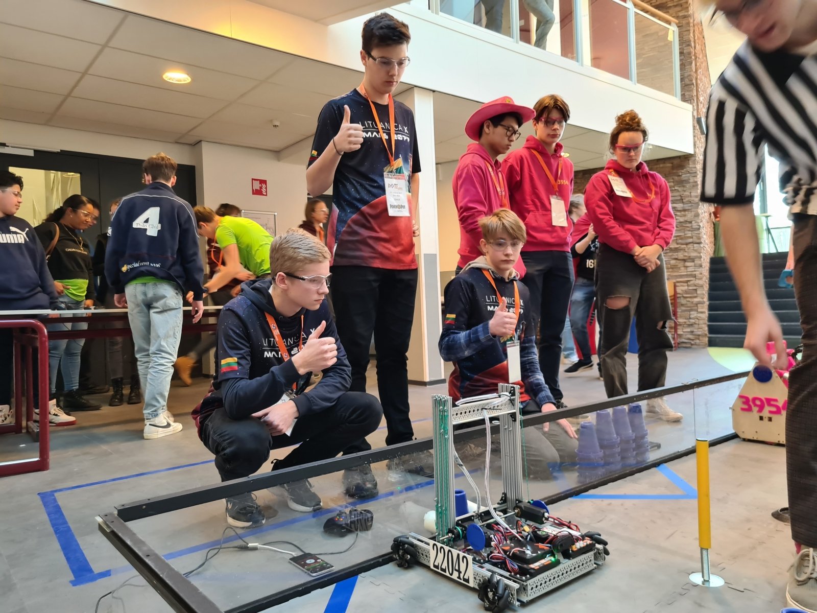 La squadra lituana di robotica per bambini delle scuole “Lituanica X” si è qualificata per la super finale della Robotics Euroleague