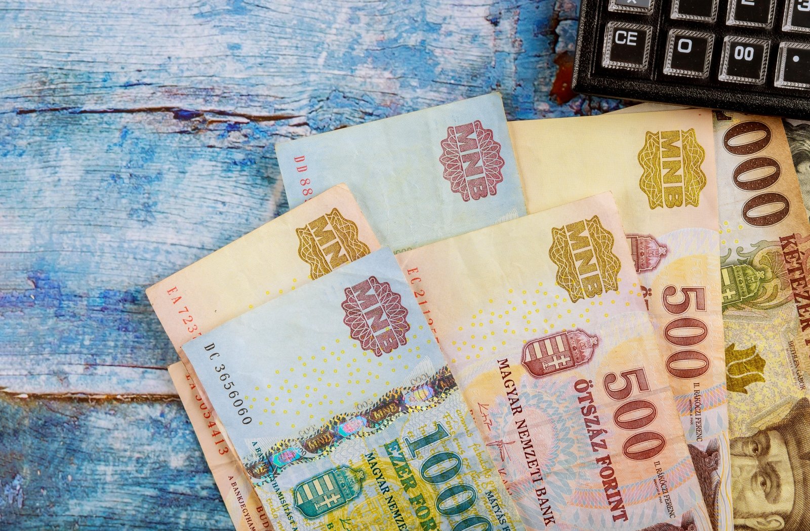 Tre land til står i fare for en valutakrise neste år
