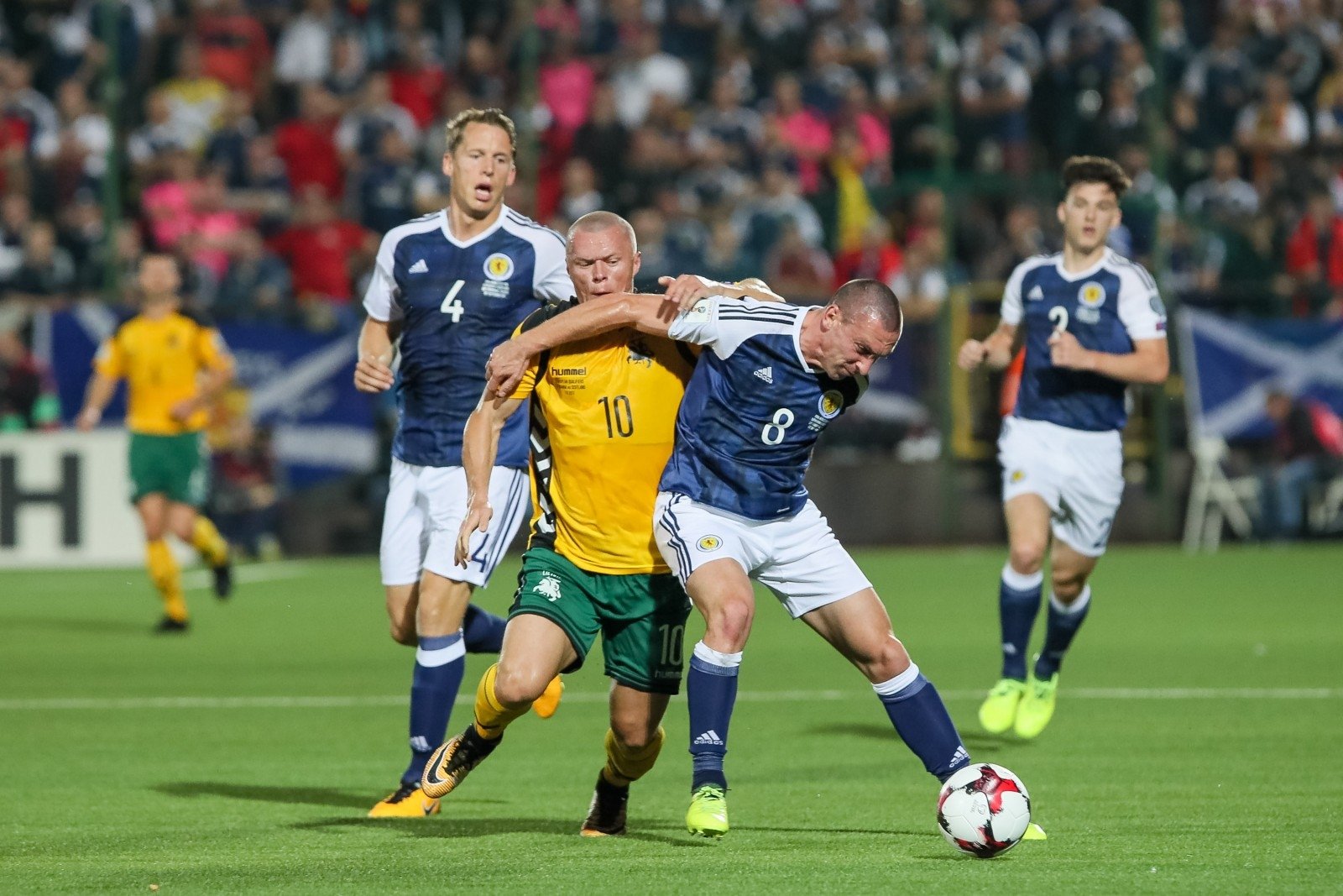 Lietuvos Futbolo Rinktinės Ambicijas Vilniuje škotai Sulygino Su žeme ...